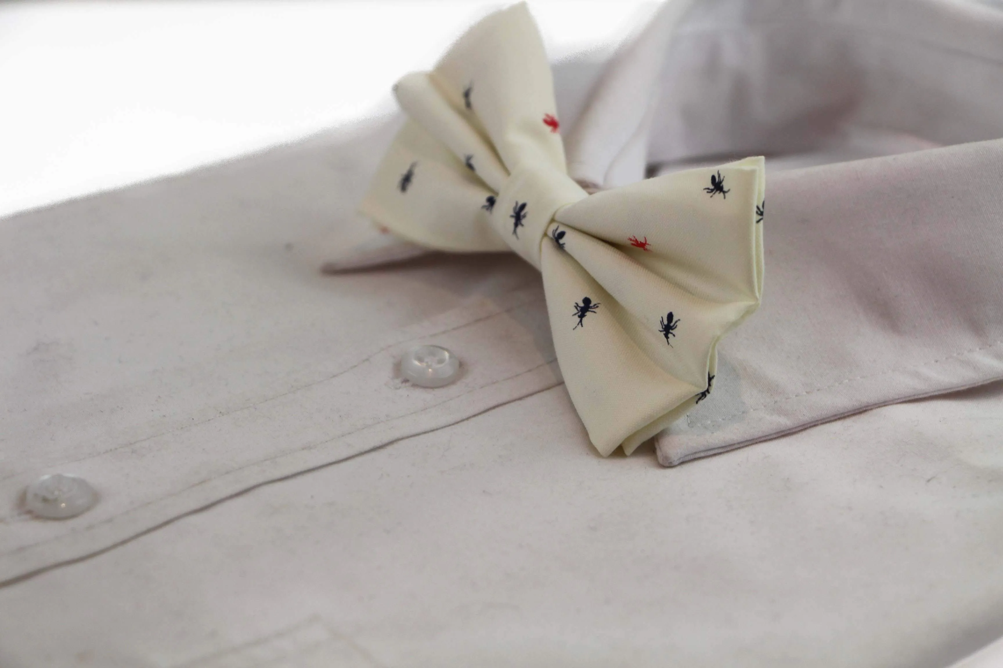 Mens Cream Preppy Insects Patterned Cotton Bow Tie